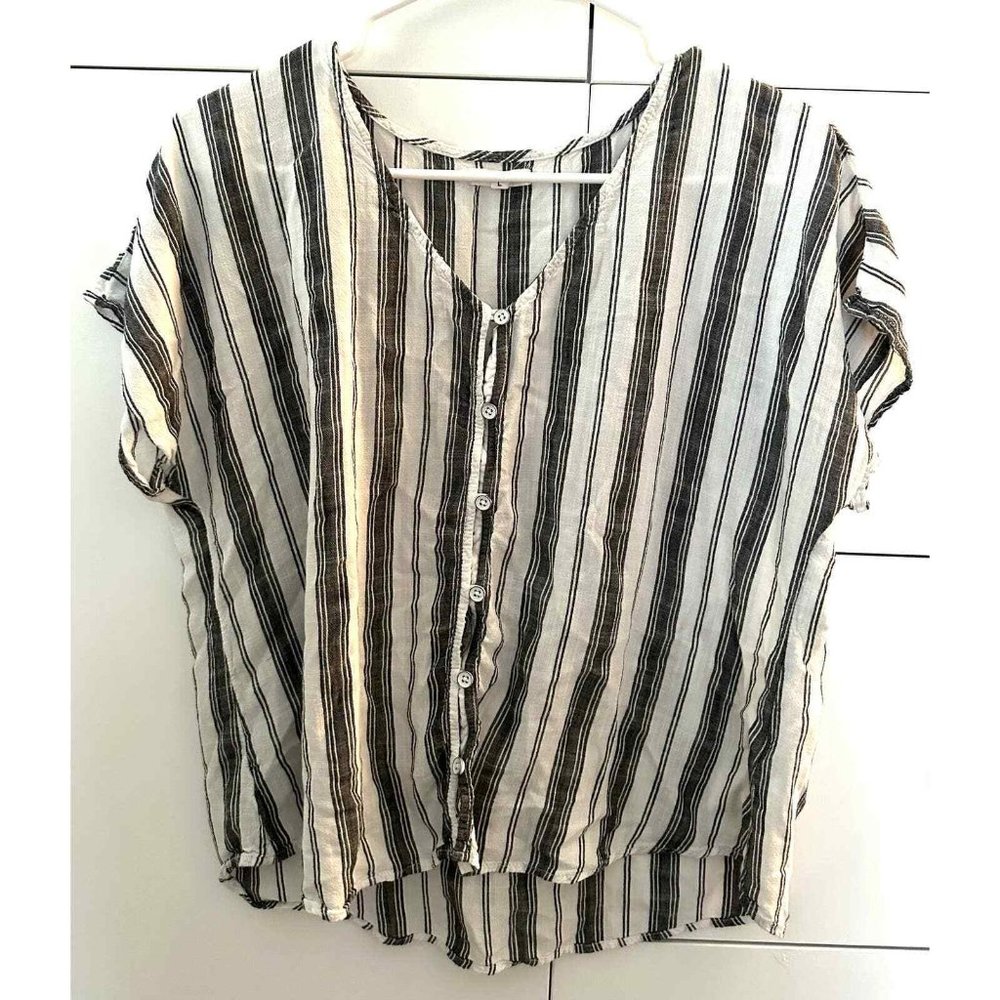 Maurices Vertical Striped Button Up Sleeveless Blouse Large V Neck Lightweight